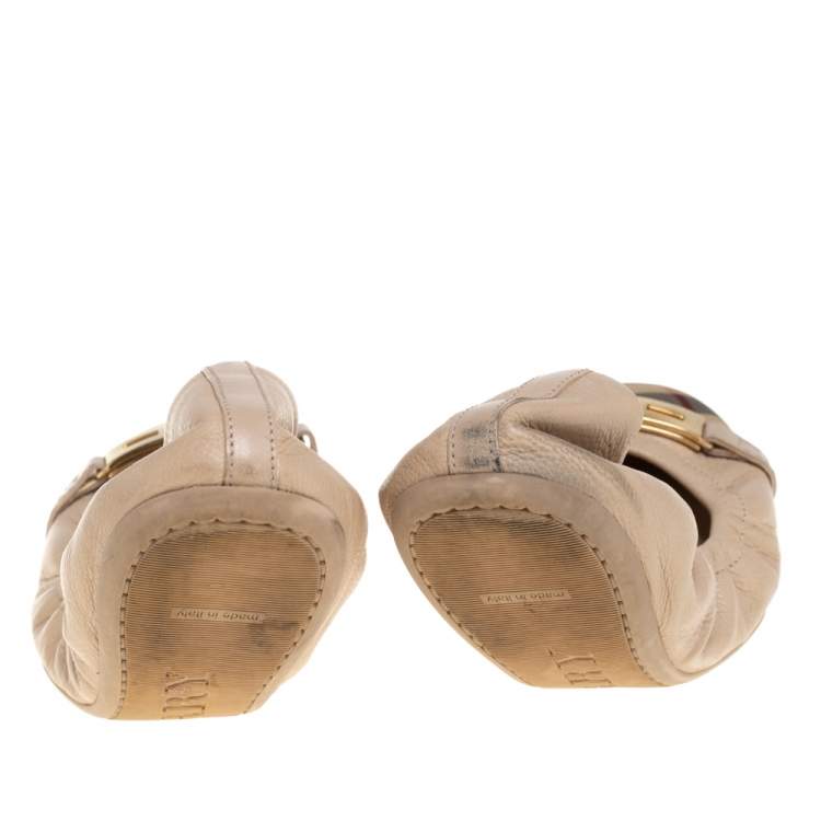 Pre Owned Burberry Beige Leather And Check Canvas Lock Embellished Scrunch Ballet Flats Size 37.5