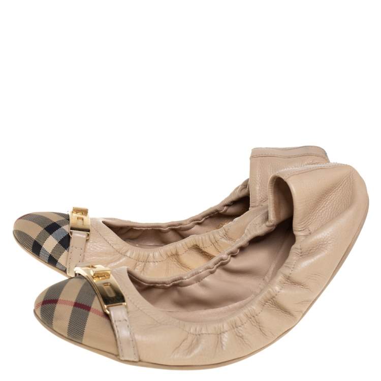 Pre Owned Burberry Beige Leather And Check Canvas Lock Embellished Scrunch Ballet Flats Size 37.5