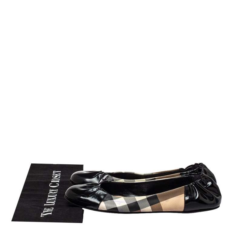 Pre Owned Burberry Black Patent Leather And Nova Check Coated Canvas Scrunch Ballet Flats Size 42