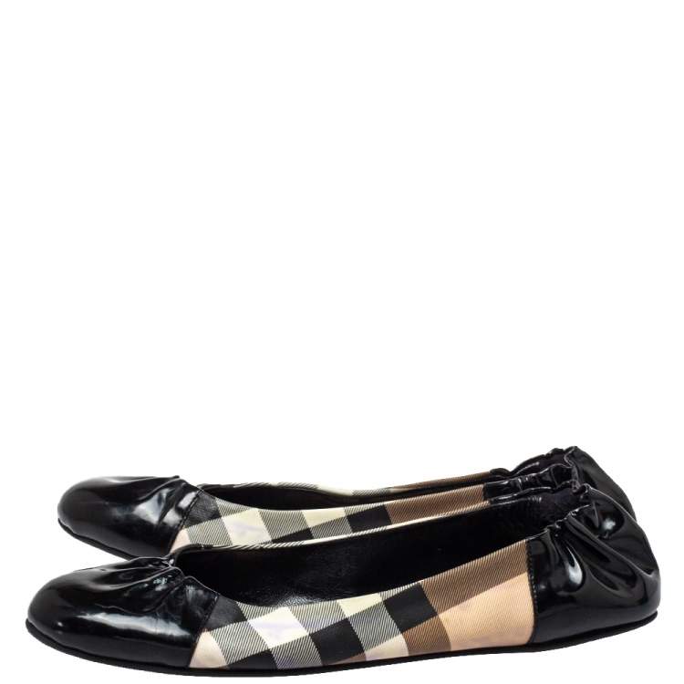 Pre Owned Burberry Black Patent Leather And Nova Check Coated Canvas Scrunch Ballet Flats Size 42