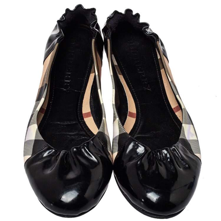 Pre Owned Burberry Black Patent Leather And Nova Check Coated Canvas Scrunch Ballet Flats Size 42
