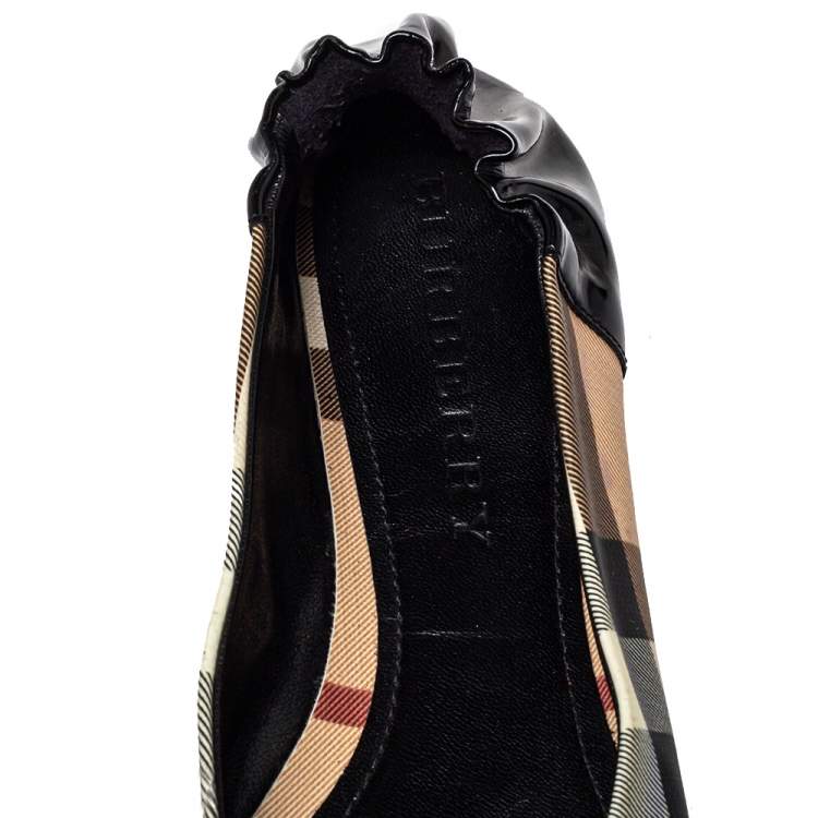 Pre Owned Burberry Black Patent Leather And Nova Check Coated Canvas Scrunch Ballet Flats Size 42