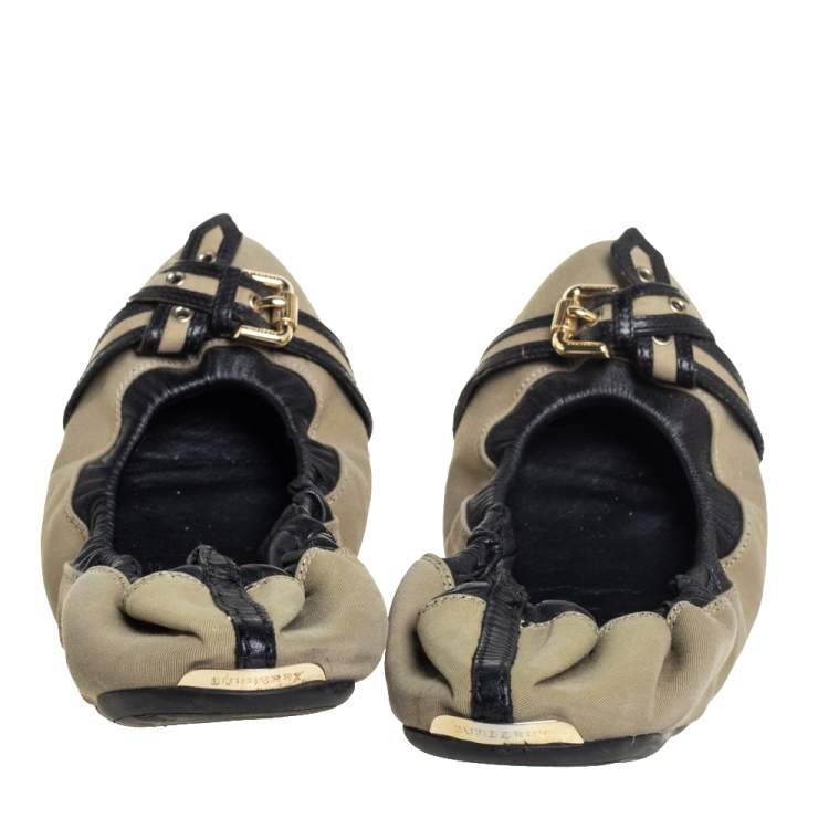 Pre Owned Burberry Beige/Black Leather And Canvas Scrunch Ballet Flats Size 39