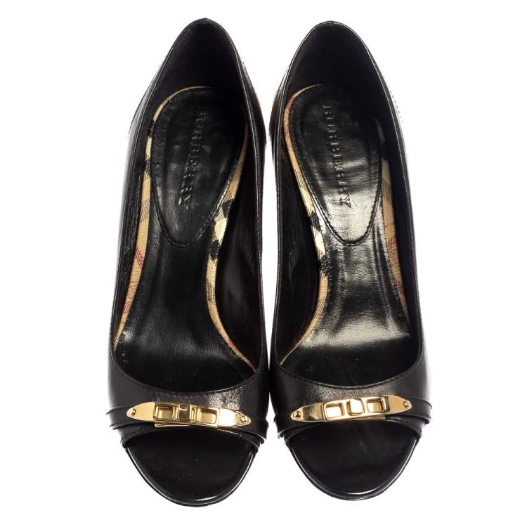 Pre Owned Burberry Black/Beige Nova Check Canvas And Leather Peep Toe Pumps Size 40