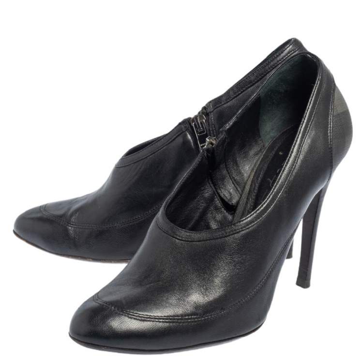 Pre Owned Burberry Black Leather Zipper Pumps Size 39
