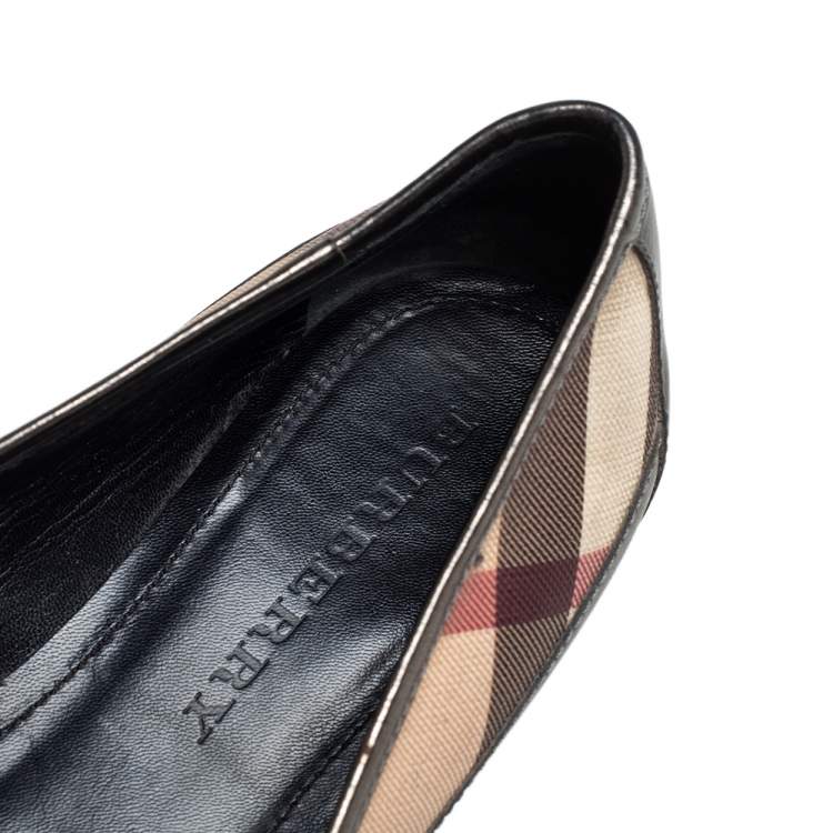 Pre Owned Burberry Beige/Metallic Leather And Coated Canvas Nova Check Buckle Detail Ballet Flats Size 36