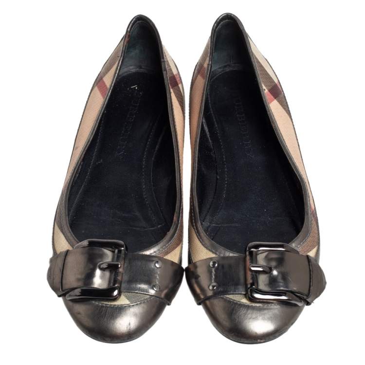 Pre Owned Burberry Beige/Metallic Leather And Coated Canvas Nova Check Buckle Detail Ballet Flats Size 36