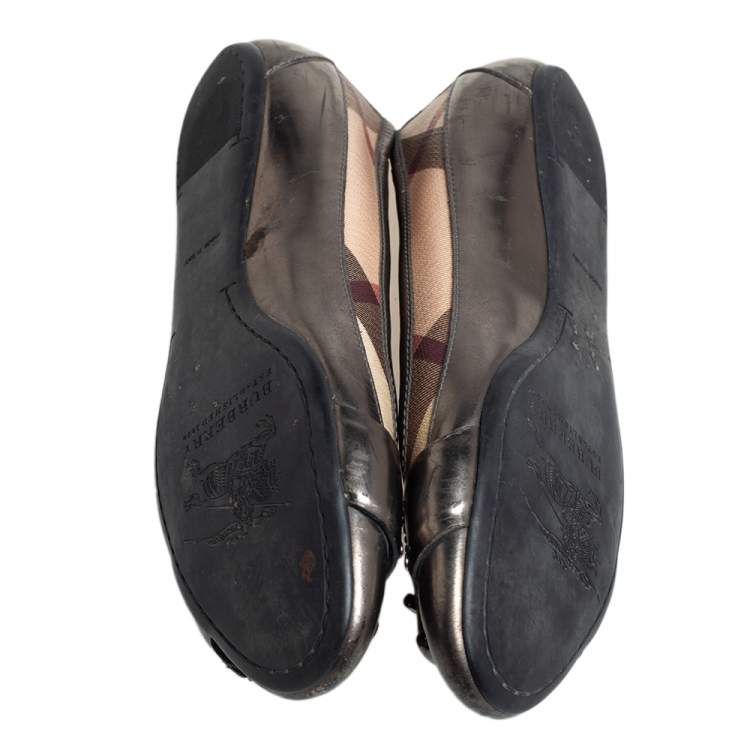 Pre Owned Burberry Beige/Metallic Leather And Coated Canvas Nova Check Buckle Detail Ballet Flats Size 36