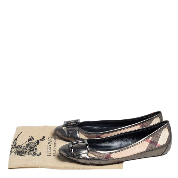 Pre Owned Burberry Beige/Metallic Leather And Coated Canvas Nova Check Buckle Detail Ballet Flats Size 36