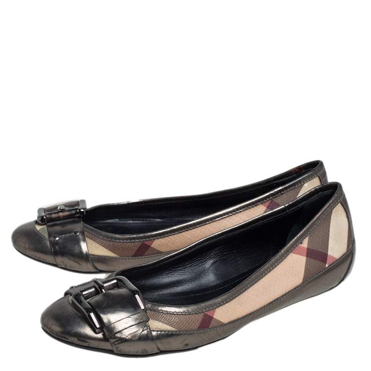 Pre Owned Burberry Beige/Metallic Leather And Coated Canvas Nova Check Buckle Detail Ballet Flats Size 36
