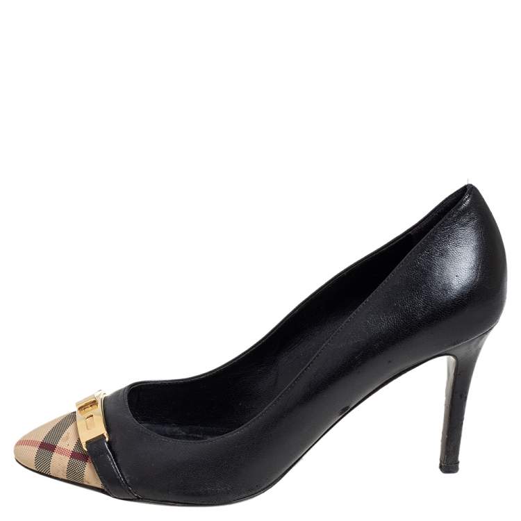 Pre Owned Burberry Black/Beige Check Fabric and Leather Turnlock Buckle Pumps Size 37.5 