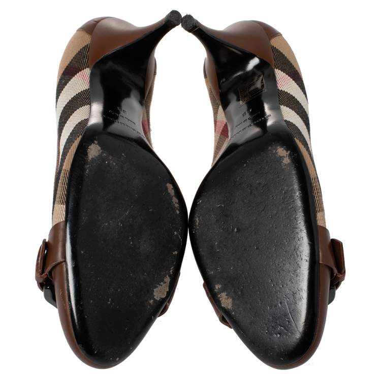 Pre Owned Burberry Brown/Beige Nova Check Coated Canvas and Leather Buckle Round Toe Pumps Size 38