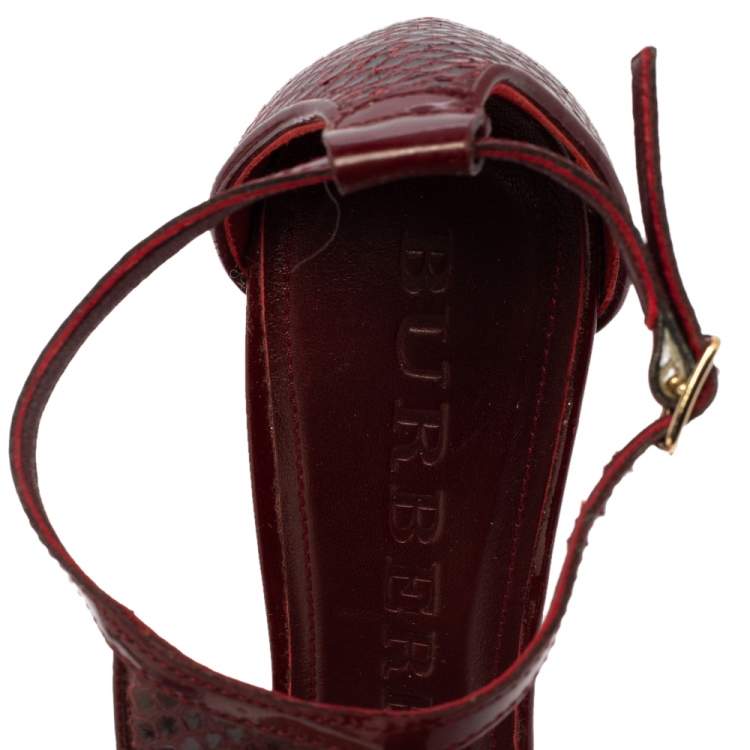 Pre Owned Burberry Burgundy Snakeskin And Patent Leather T-strap Sandals Size 37