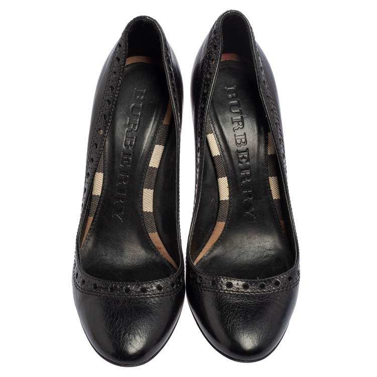 Pre Owned Burberry Black Leather Pumps Size 38