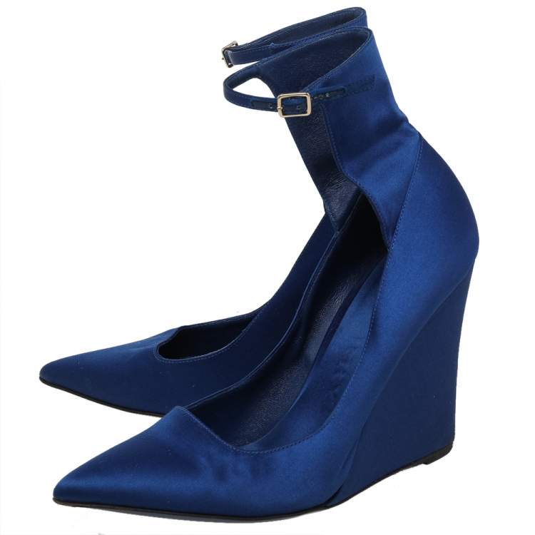 مملوكة مسبقًا Burberry Blue Satin Pointed Toe Ankle Strap Wedge Sandals Size 40