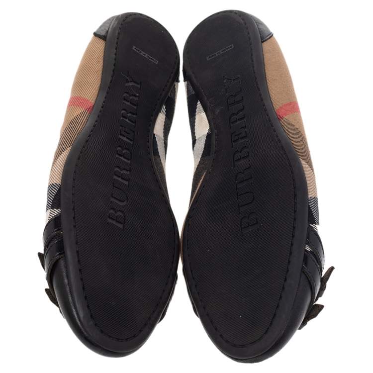 Pre Owned Burberry Black/Beige Leather And Nova Check Canvas Buckle Detail Ballet Flats Size 41