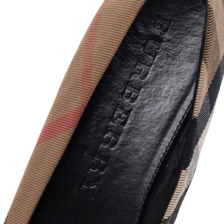 Pre Owned Burberry Black/Beige Leather And Nova Check Canvas Buckle Detail Ballet Flats Size 41