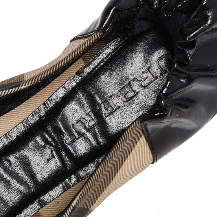 Pre Owned Burberry Beige/Black Nova Check Canvas And Patent Leather Scrunch Ballet Flats Size 40