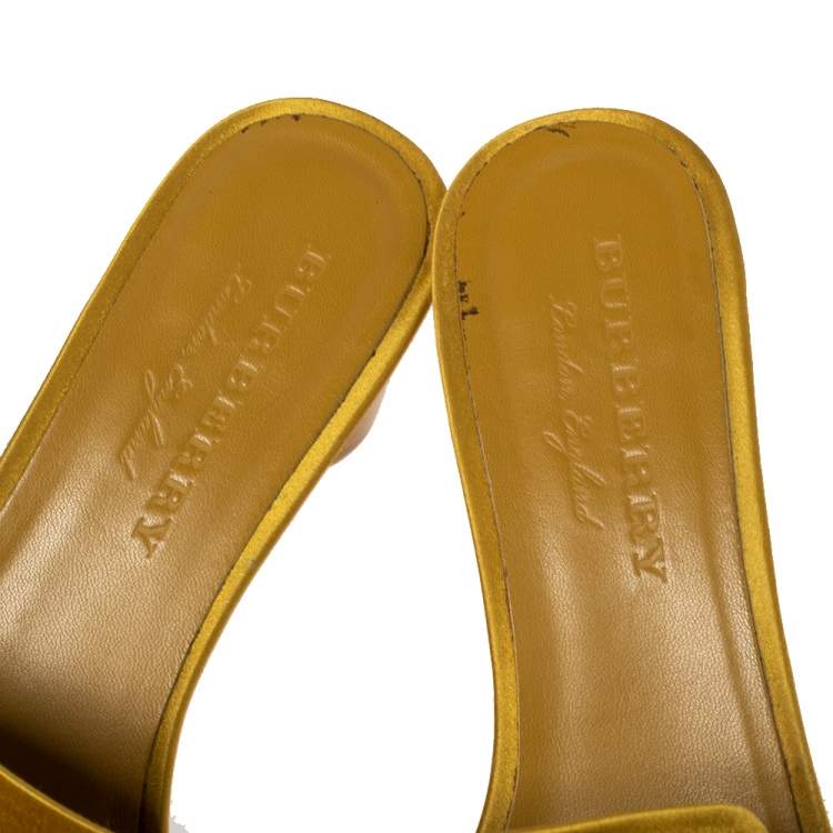 Pre Owned Burberry Mustard Yellow Satin Chain Link Accent Slide Sandals Size 38.5