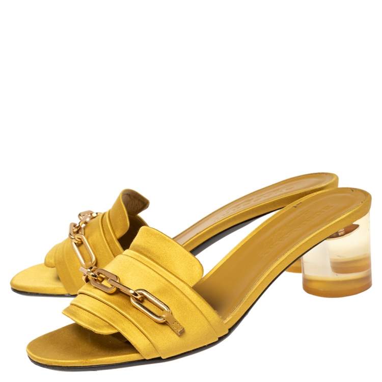 Pre Owned Burberry Mustard Yellow Satin Chain Link Accent Slide Sandals Size 38.5