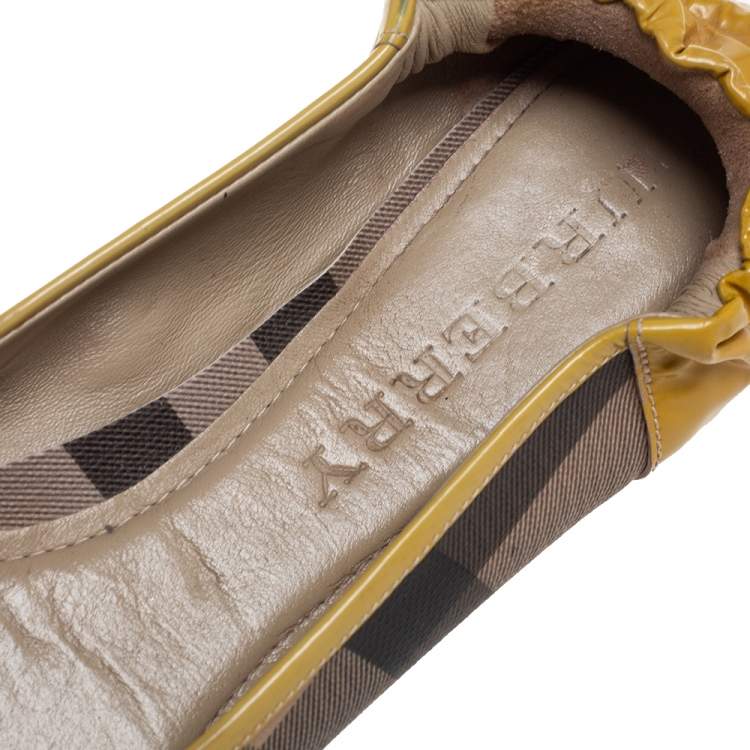 Pre Owned Burberry Yellow Patent Leather and Nova Check Coated Canvas Scrunch Ballet Flats Size 39