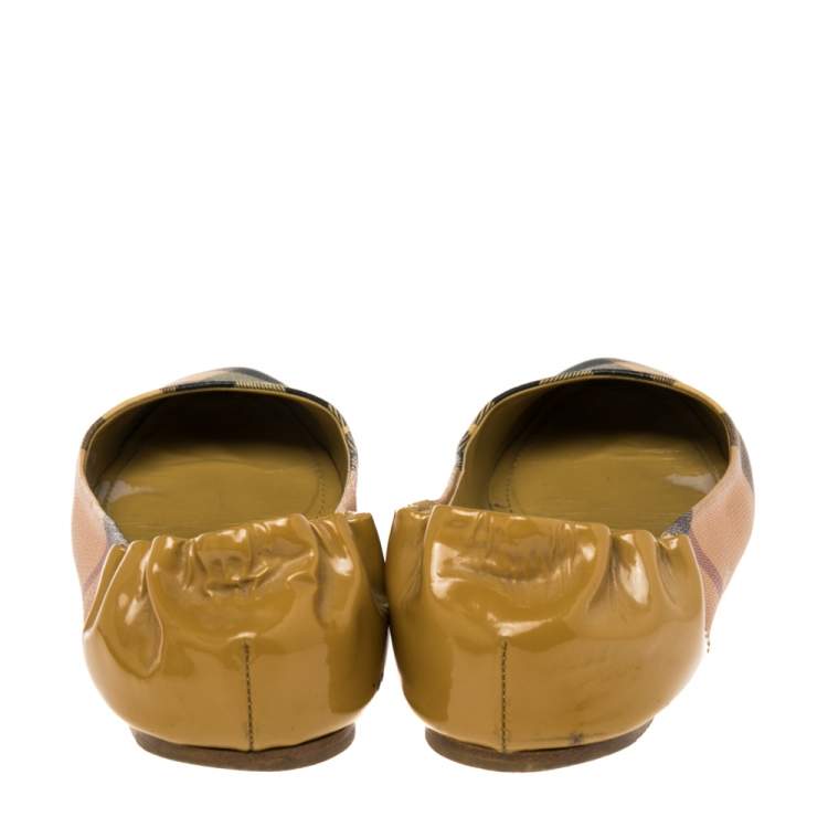 Pre Owned Burberry Yellow Nova Check Coated Canvas and Patent Leather Scrunch Ballet Flats Size 39