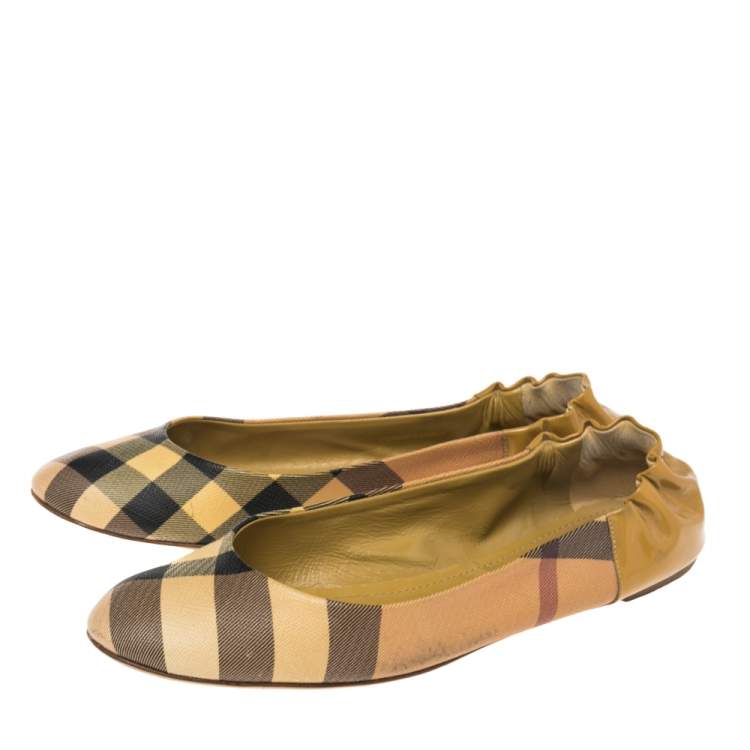 Pre Owned Burberry Yellow Nova Check Coated Canvas and Patent Leather Scrunch Ballet Flats Size 39