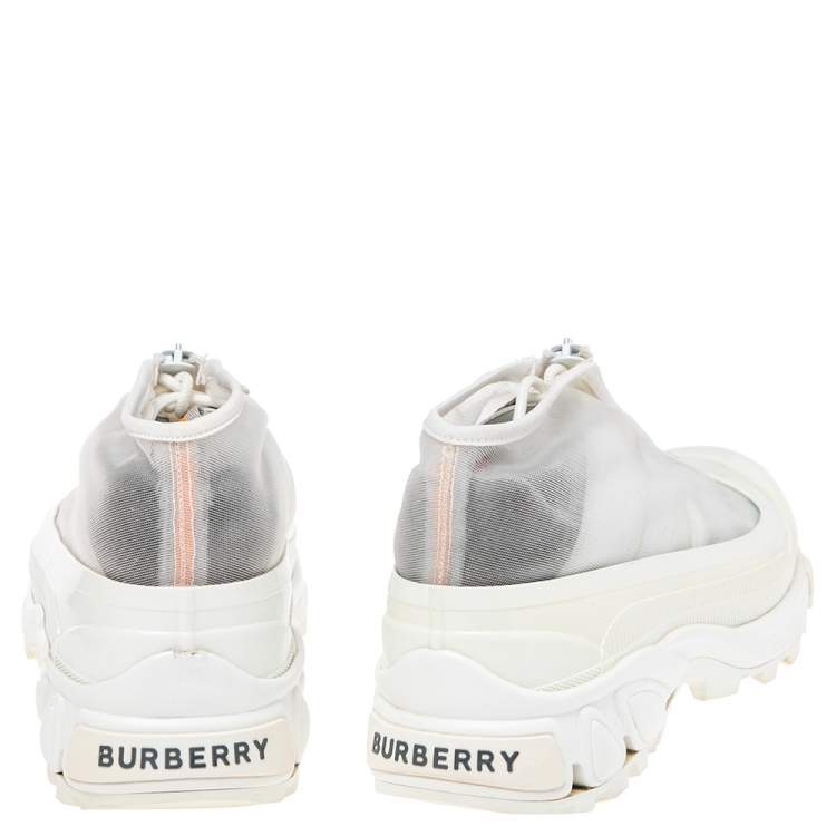 Pre Owned Burberry White Mesh and Rubber Arthur Low Top Sneakers Size 39