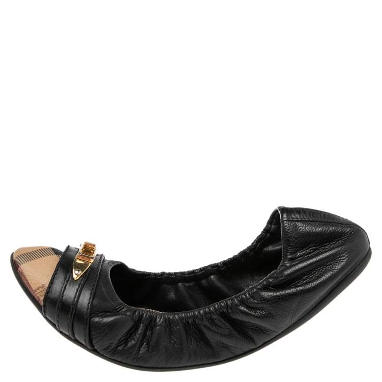 Pre Owned Burberry Black Leather and Nova Check PVC Drayton Twistlock Ballet Flats Size 38
