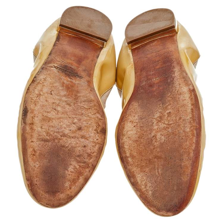 Pre Owned Burberry Beige Patent And Leather Scrunch Ballet Flats Size 36