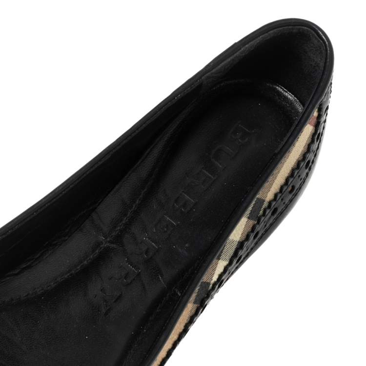 Pre Owned Burberry Black/Beige Leather And Canvas House Check Cap Toe Ballet Flats Size 40
