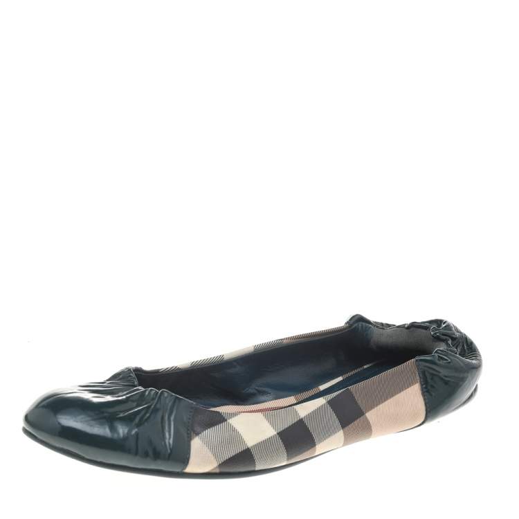 Pre Owned Burberry Green/Beige Patent Leather And Nova Check Coated Canvas Scrunch Ballet Flats Size 41