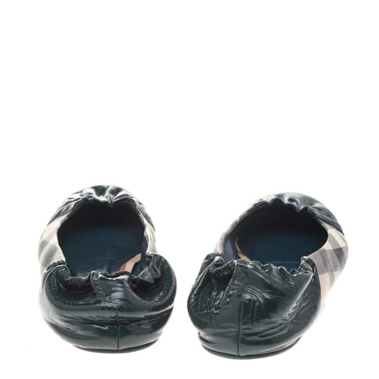 Pre Owned Burberry Green/Beige Patent Leather And Nova Check Coated Canvas Scrunch Ballet Flats Size 41