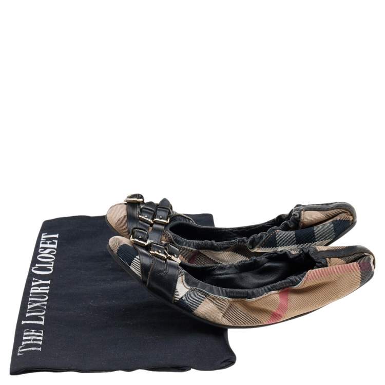مملوكة مسبقًا Burberry Beige/Black Leather And Canvas Ballet Flats Size 36
