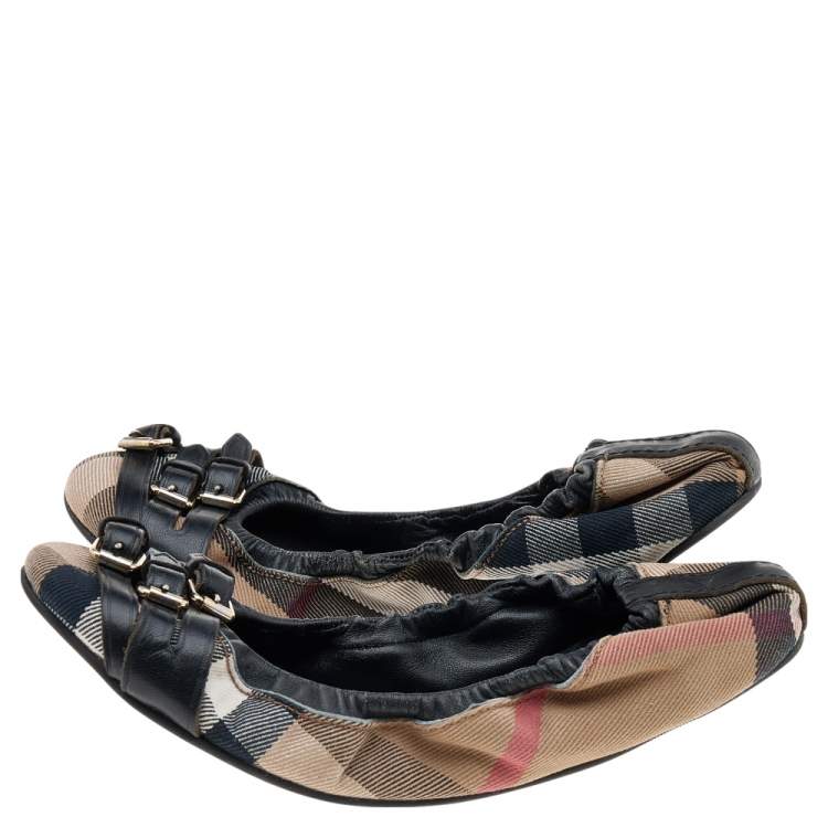 مملوكة مسبقًا Burberry Beige/Black Leather And Canvas Ballet Flats Size 36