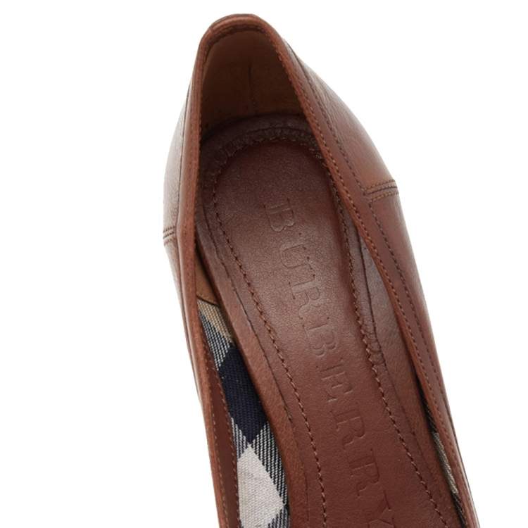 Pre Owned Burberry Brown Leather Platform Pumps Size 36