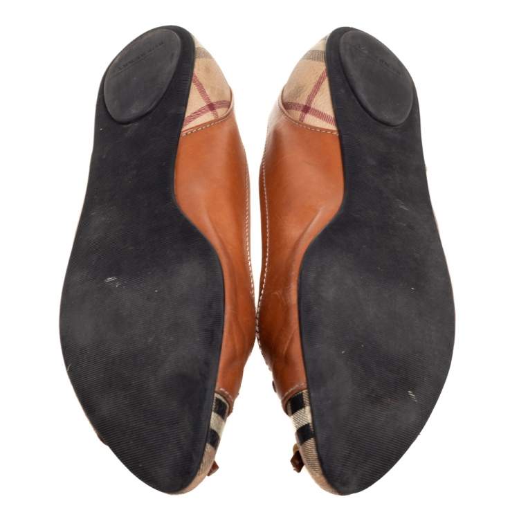 Pre Owned Burberry Tan/Beige Leather and Haymarket Check Coated Canvas Bow Toe-Cap Ballet Flats Size 39