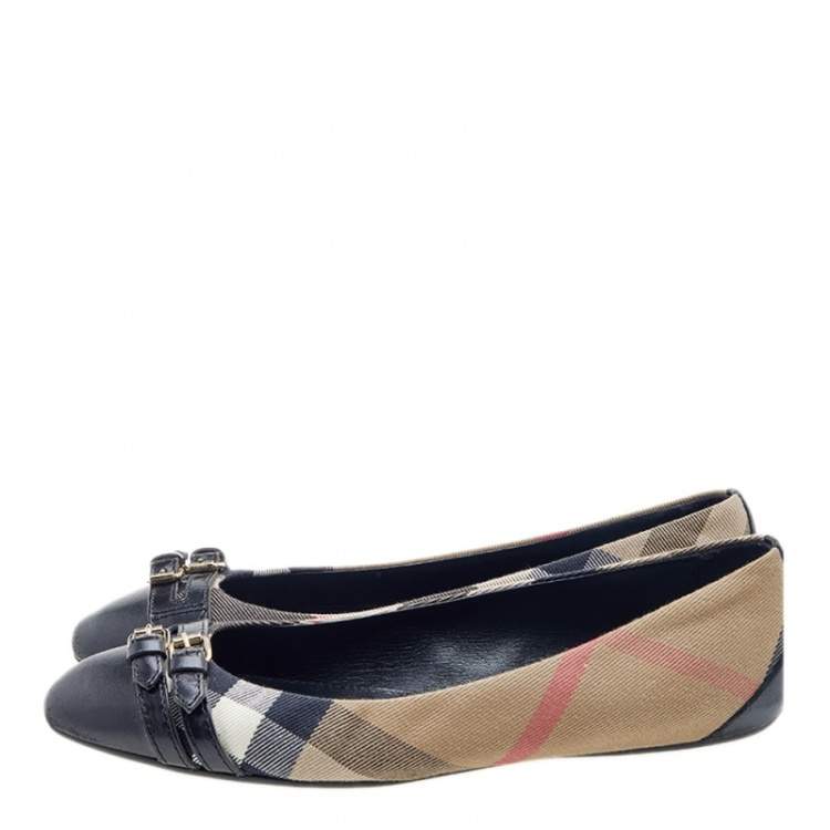 Pre Owned Burberry Beige/Back House Check Canvas and Leather Buckle Detail Ballet Flats Size 40