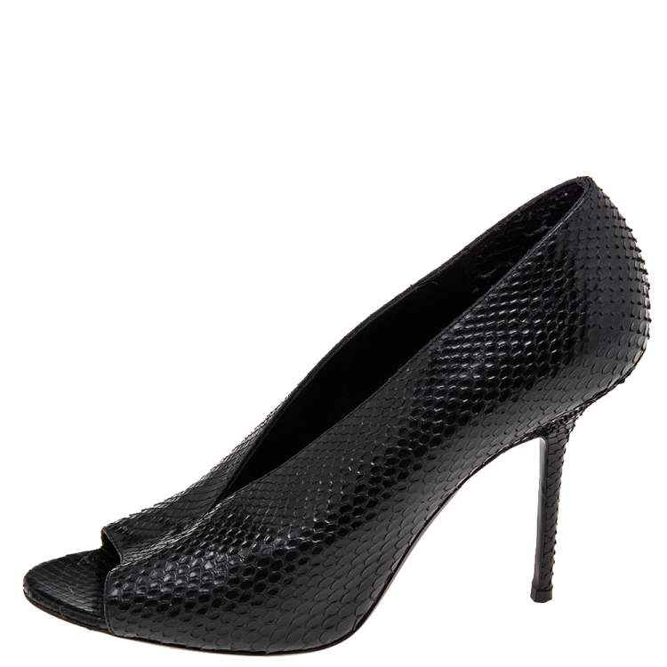 Pre Owned Burberry Black  Snakeskin Leather Vamp Pumps Size  39
