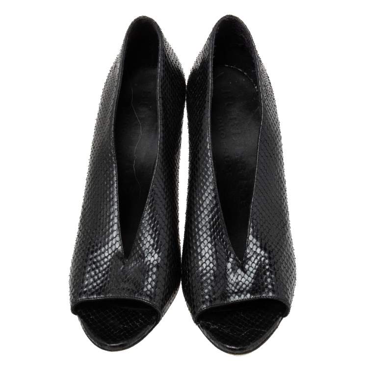 Pre Owned Burberry Black  Snakeskin Leather Vamp Pumps Size  39