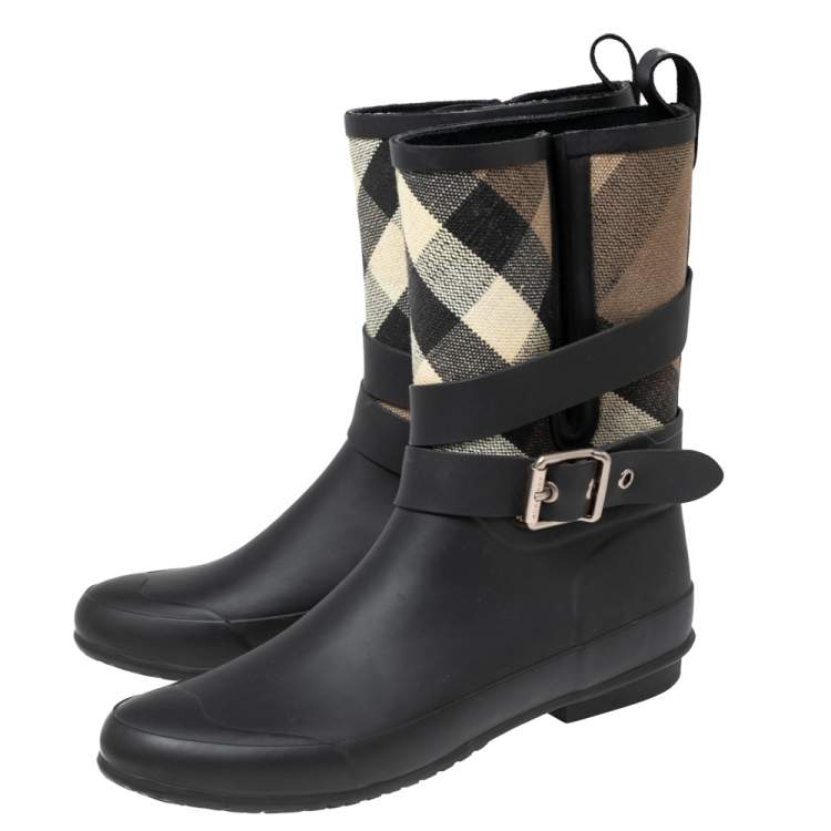 Pre Owned Burberry Black/Beige Rubber And Nova Check Canvas Holloway Rain Boots Size 38