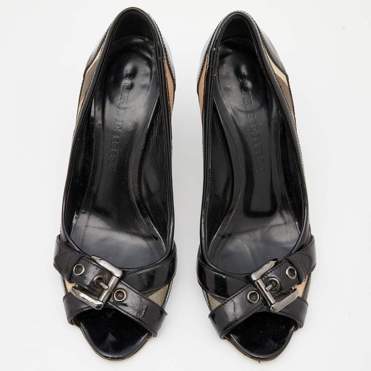 Pre Owned Burberry Black/Beige Patent Leather and Nova Check Coated Canvas Buckle Peep Toe Pumps Size 37