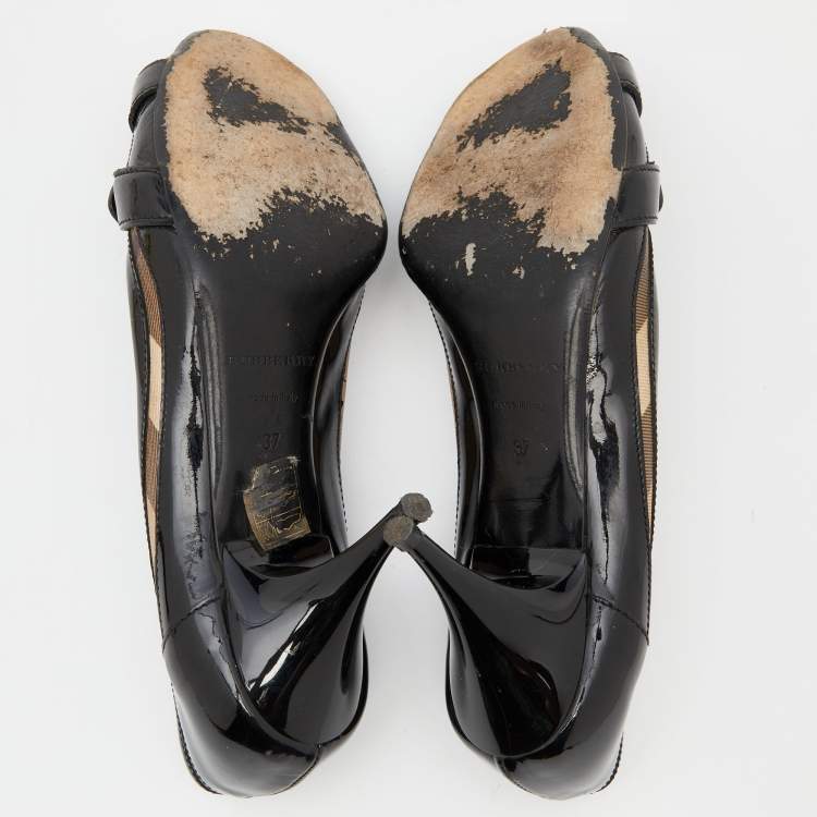 Pre Owned Burberry Black/Beige Patent Leather and Nova Check Coated Canvas Buckle Peep Toe Pumps Size 37