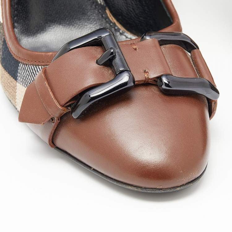 Pre Owned Burberry Beige/Brown House Check Canvas and Leather Buckle Round Toe Pumps Size 38