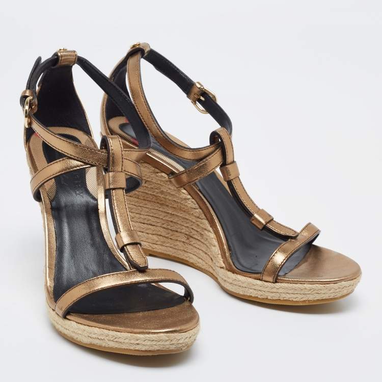 مملوكة مسبقًا Burberry Metallic Bronze Leather Wedge Espadrille Sandals  Size 38.5