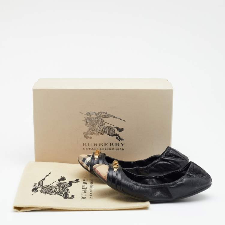 Pre Owned Burberry Black/Beige Leather And Coated Canvas Cap Toe Scrunch Ballet Flats Size 37