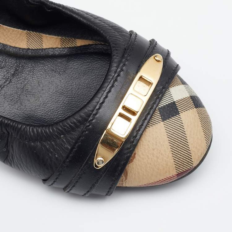 Pre Owned Burberry Black/Beige Leather And Coated Canvas Cap Toe Scrunch Ballet Flats Size 37