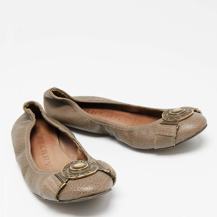 Pre Owned Burberry Dark Beige Leather Buckle Logo Scrunch Ballet Flats Size 39