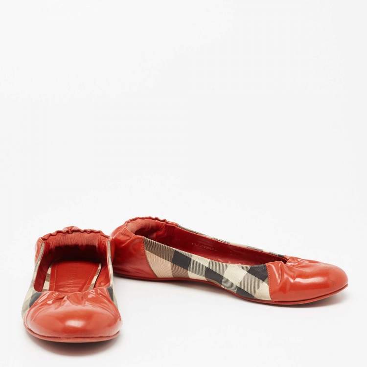 Pre Owned Burberry Red/Beige Patent Leather And Nova Check Ballet Flats Size 39