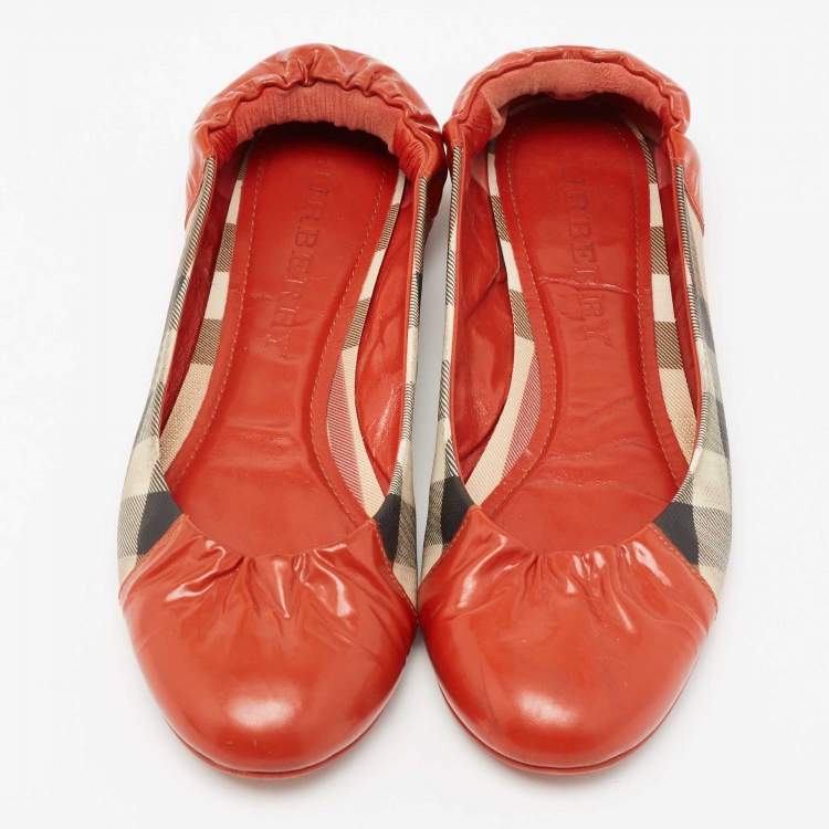 Pre Owned Burberry Red/Beige Patent Leather And Nova Check Ballet Flats Size 39